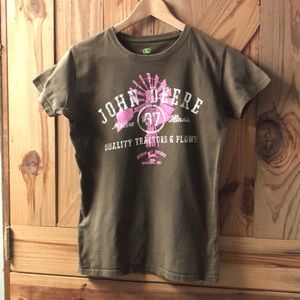 Women’s John Deere tshirt